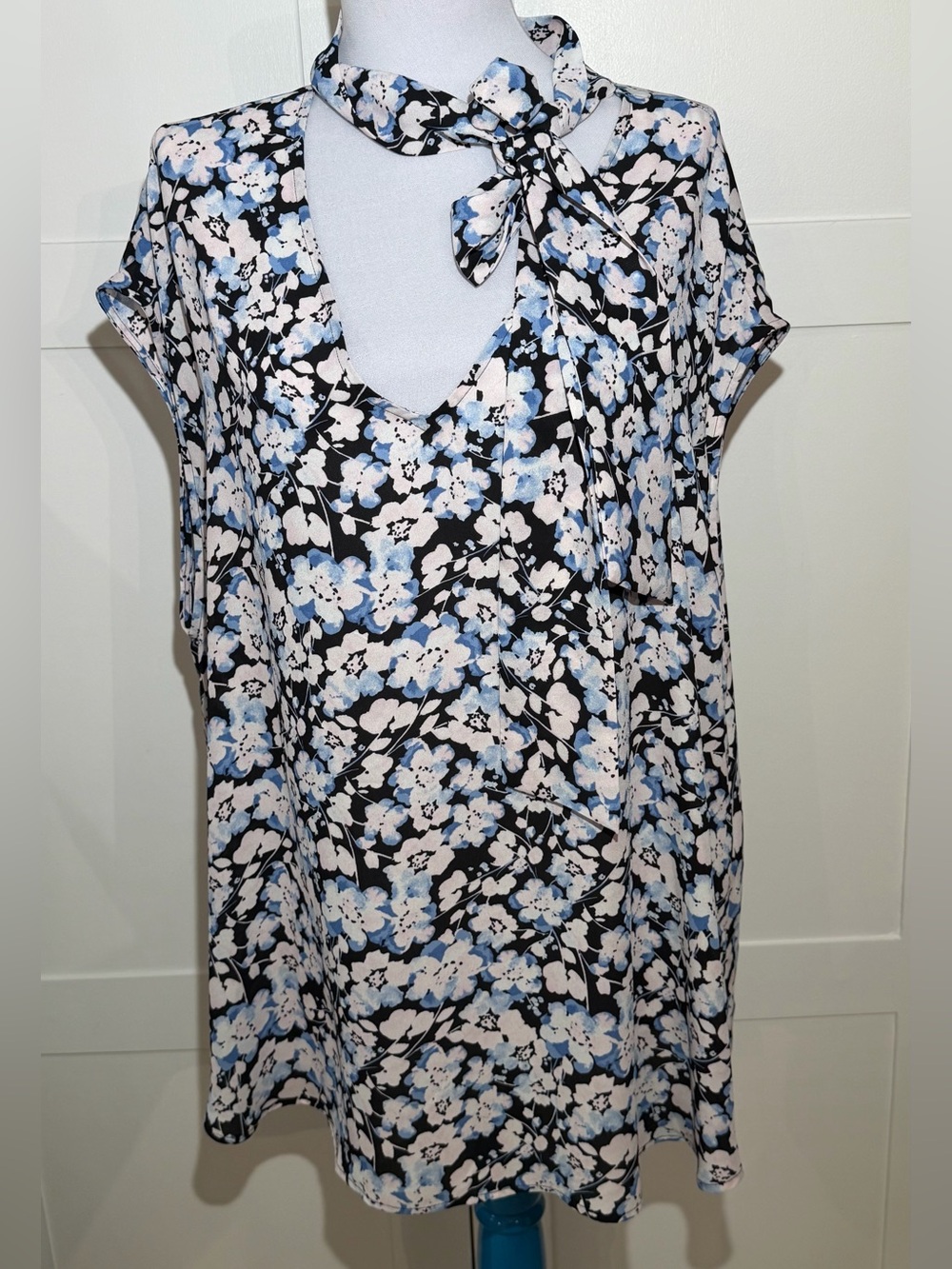 The Limited Black, Blue & White Floral Tie-Neck Top